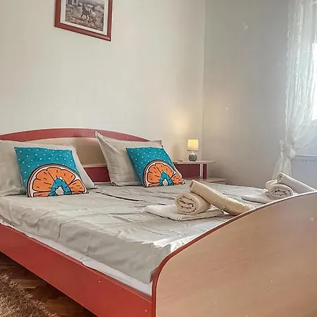 Three-bedroom In Vikendica