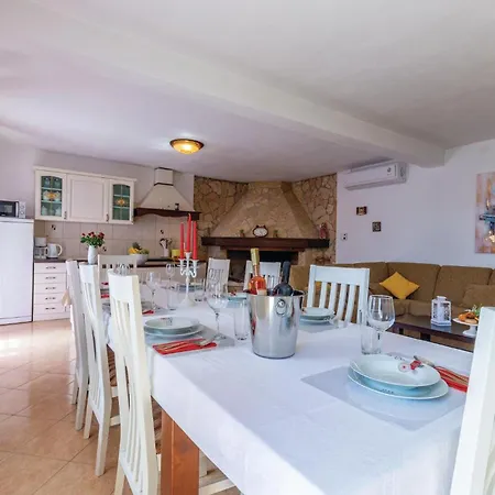 Amazing In With Kitchen *
